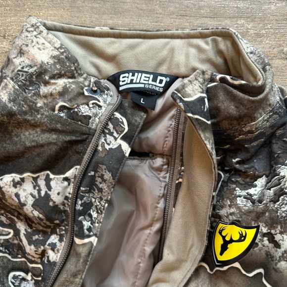 Youth Camouflage Insulated Hunting Snow Suit – Size L Shield Series - Picture 3 of 3